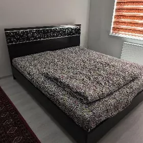 двуспальная кровать