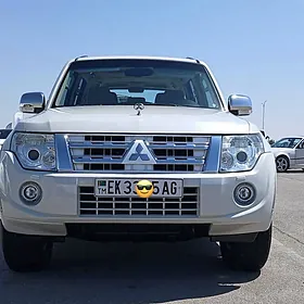 Mitsubishi Pajero 2013