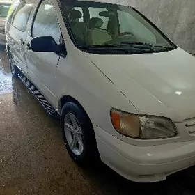 Toyota Sienna 2002