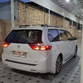 Toyota Sienna 2020