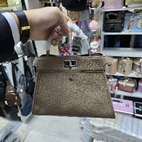 satyjy isgar gyz gerek