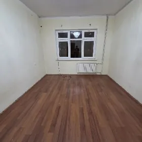 Mir 7/1 2 etaz 3 komnat