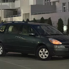 Toyota Sienna 2003