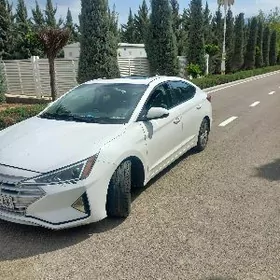 Hyundai Elantra 2020