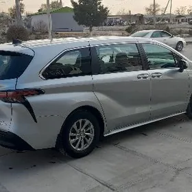 Toyota Sienna 2022