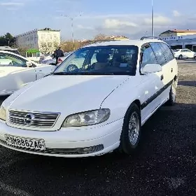 Opel Omega 2000