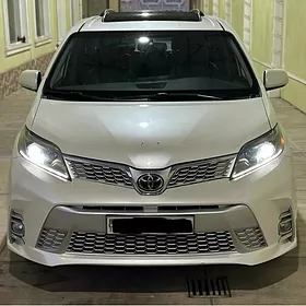 Toyota Sienna 2017