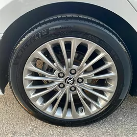 MICHELIN 245/45/18