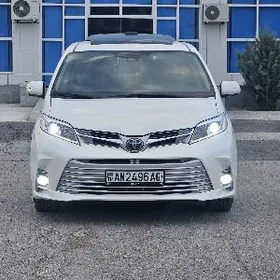 Toyota Sienna 2019