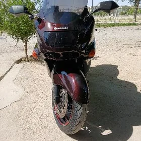 Yamaha Artistic 2005