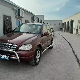 Mercedes-Benz M-Class 1999