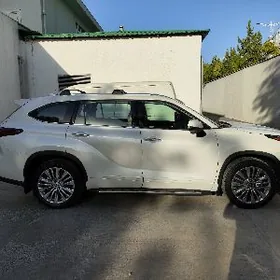 Toyota Highlander 2021