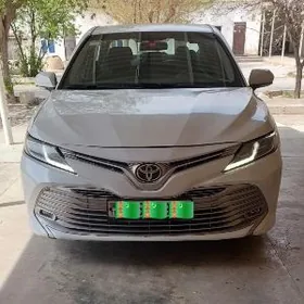 Toyota Camry 2019