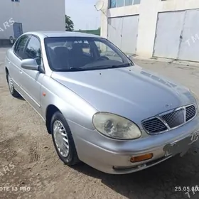 Daewoo Leganza 1999