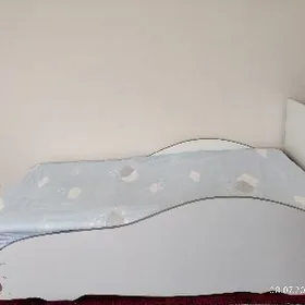 bir adamlyk krowat