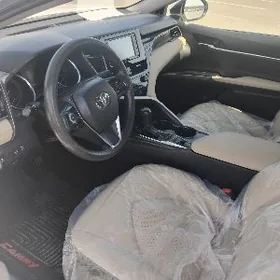 Toyota Camry Hybrid 2021