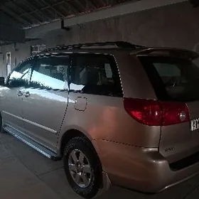 Toyota Sienna 2008