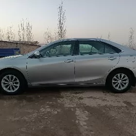 Toyota Camry 2017