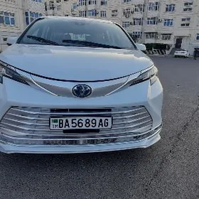 Toyota Sienna 2022