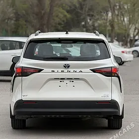 Toyota Sienna 2021
