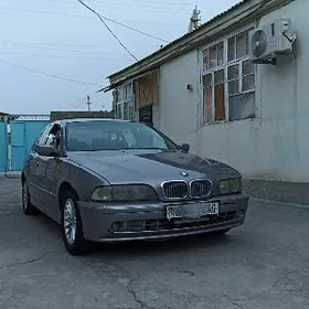 BMW E39 2000