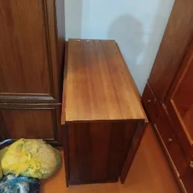 швейная машинка и стол книжка