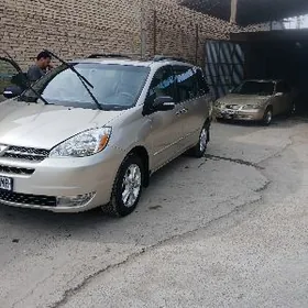 Toyota Sienna 2004