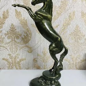 At heykel скульптура