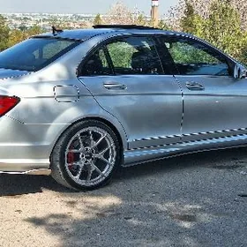 Mercedes-Benz C350 2012