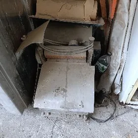 hamyr yazyan masynka