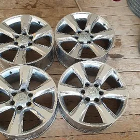 Toyota pradaa diska hrom