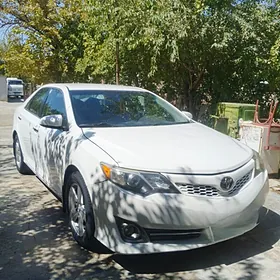 Toyota Camry 2014