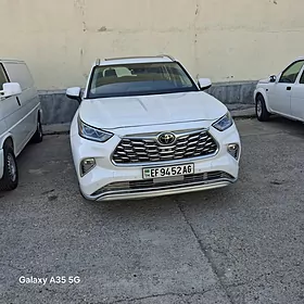 Toyota Highlander 2022