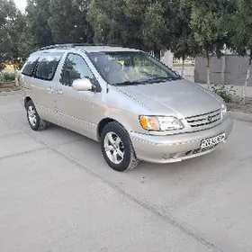 Toyota Sienna 2002