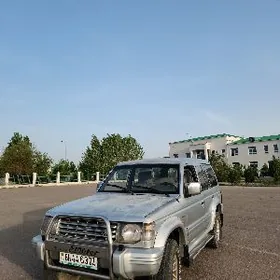 Mitsubishi Pajero 1998