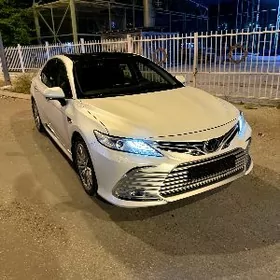 Toyota Camry 2021