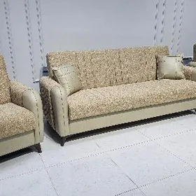 Troyka diwan тройка