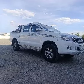 Toyota Hilux 2013