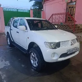 Mitsubishi L200 2008