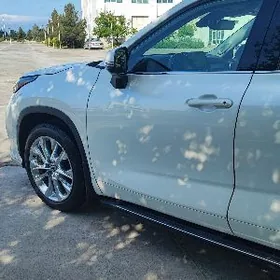 Toyota Highlander 2021