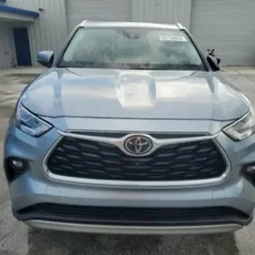 Toyota Highlander 2021