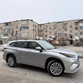 Toyota Highlander 2021