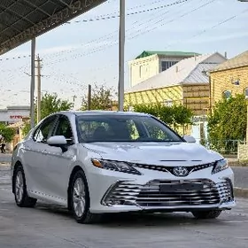 Toyota Camry 2021