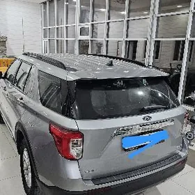 Ford Explorer 2021