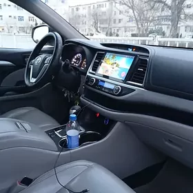 Toyota Highlander 2016