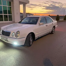 Mercedes-Benz E320 1999