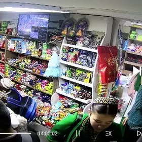 Dükana kömekçi oglan gyz gerek