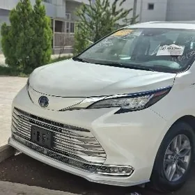 Toyota Sienna 2021