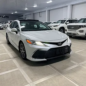 Toyota Camry 2021