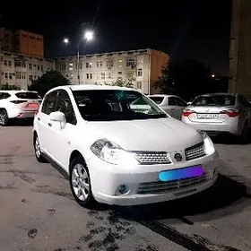 Nissan Tiida 2006